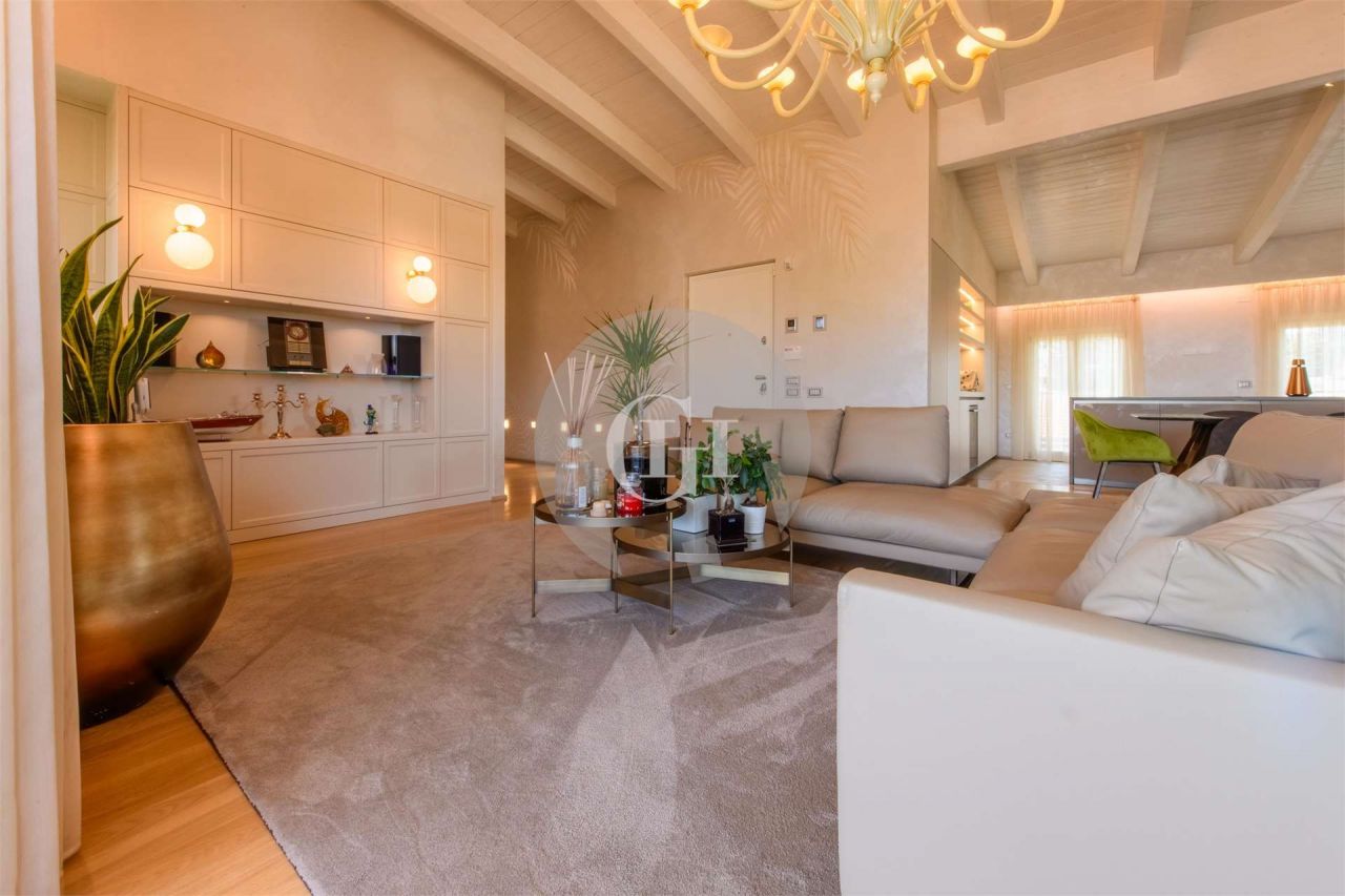 Пентхаус у озера Гарда, Италия, 210 м2 фото 2