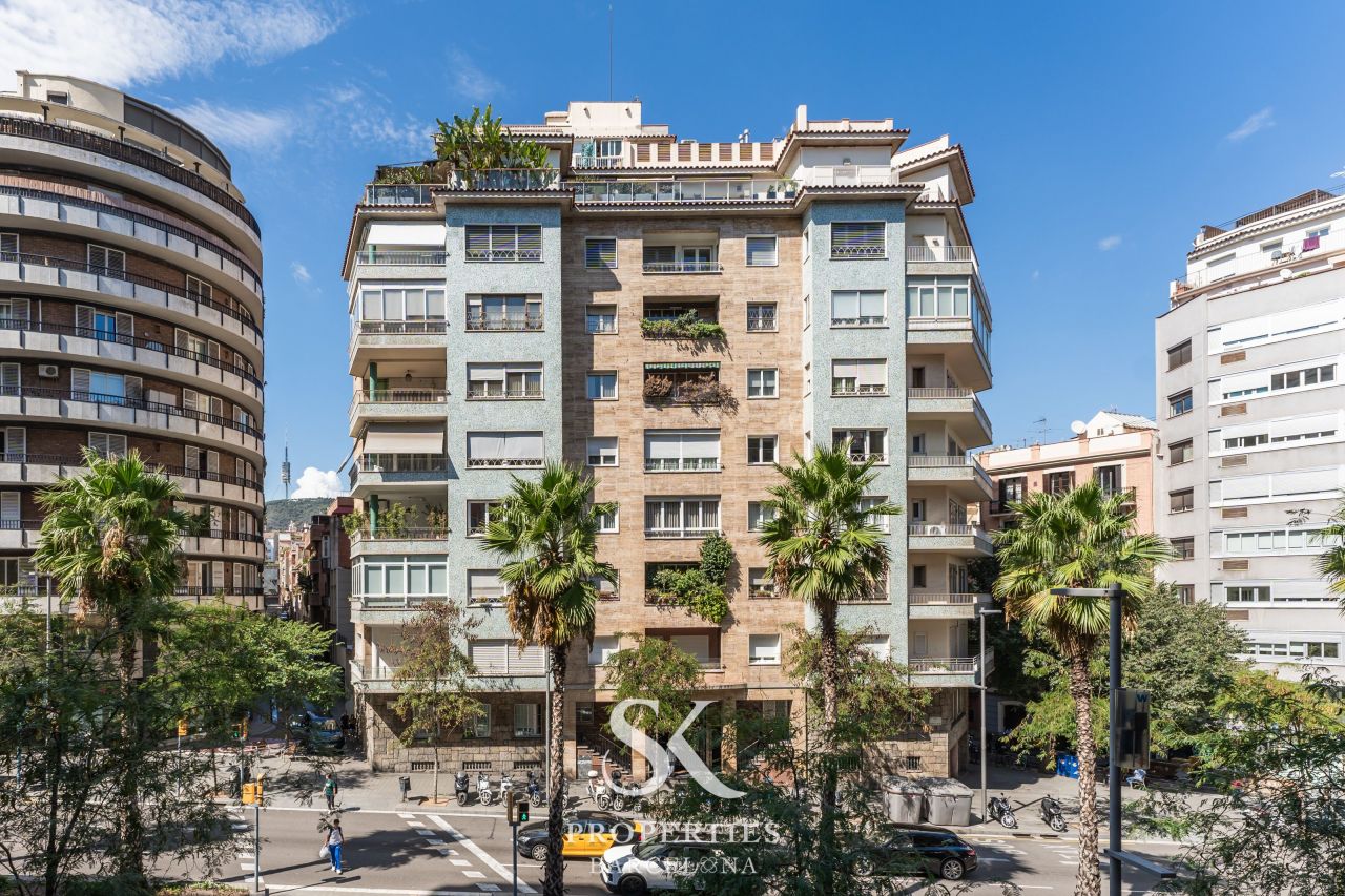 Квартира в Барселоне, Испания, 200 м2 фото 1