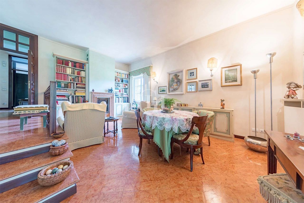Вилла у озера Гарда, Италия, 541.55 м2 фото 3