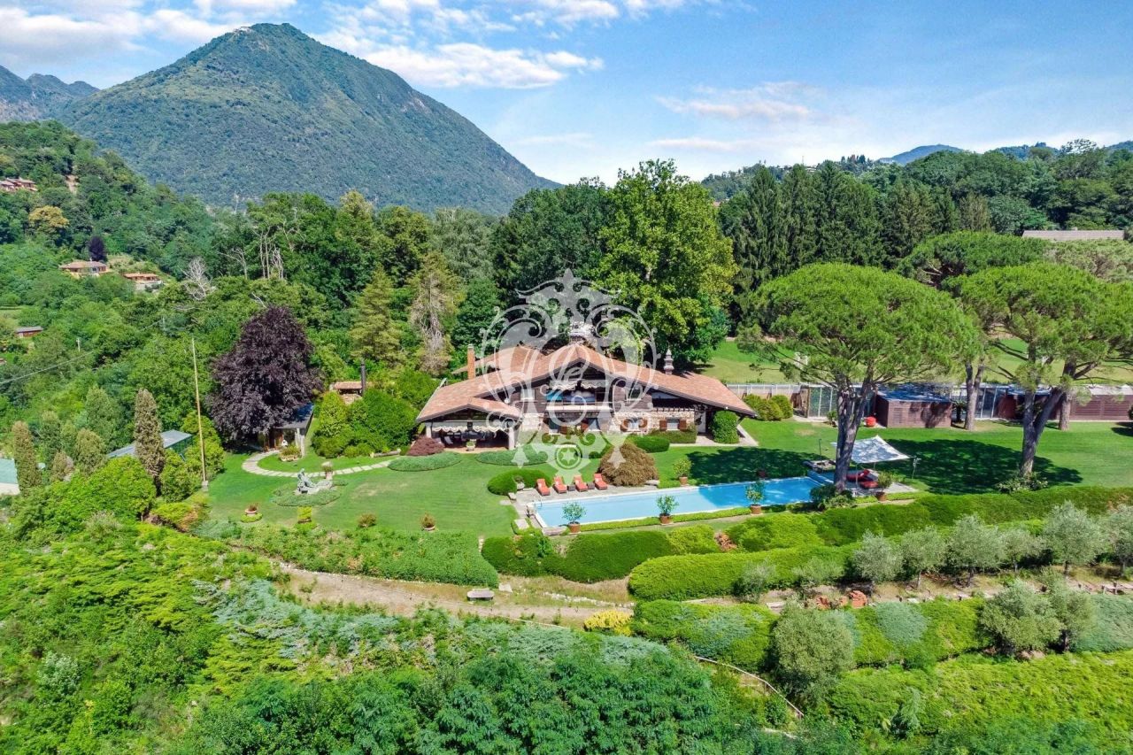 Вилла в Лавено-Момбелло, Италия, 519 м2 фото 1