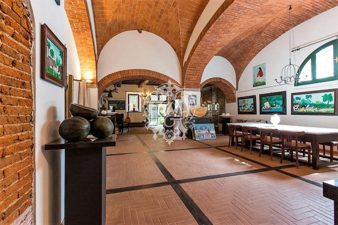 Дом в Кастаньето-Кардуччи, Италия, 650 м2 фото 1