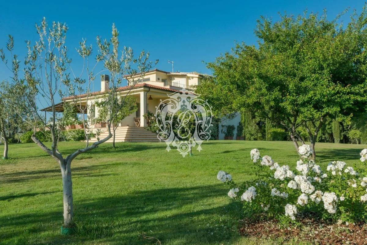 Вилла в Монтальто-ди-Кастро, Италия, 260 м2 фото 5