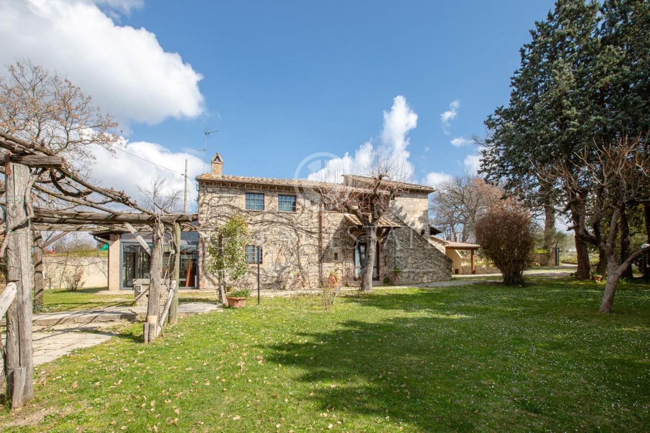 Дом в Амелии, Италия, 423 м2 фото 1