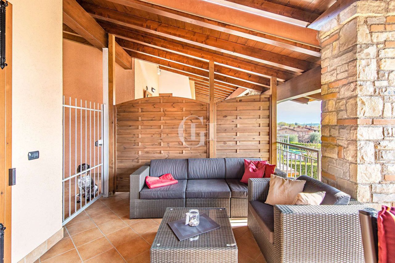 Квартира у озера Гарда, Италия, 75 м2 фото 3