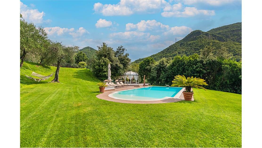 Поместье у озера Гарда, Италия, 438 м2 фото 4