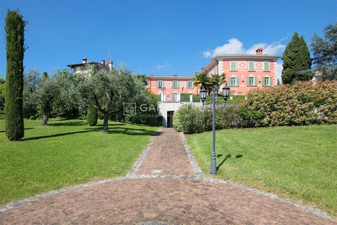 Апартаменты у озера Гарда, Италия, 120 м2 фото 1