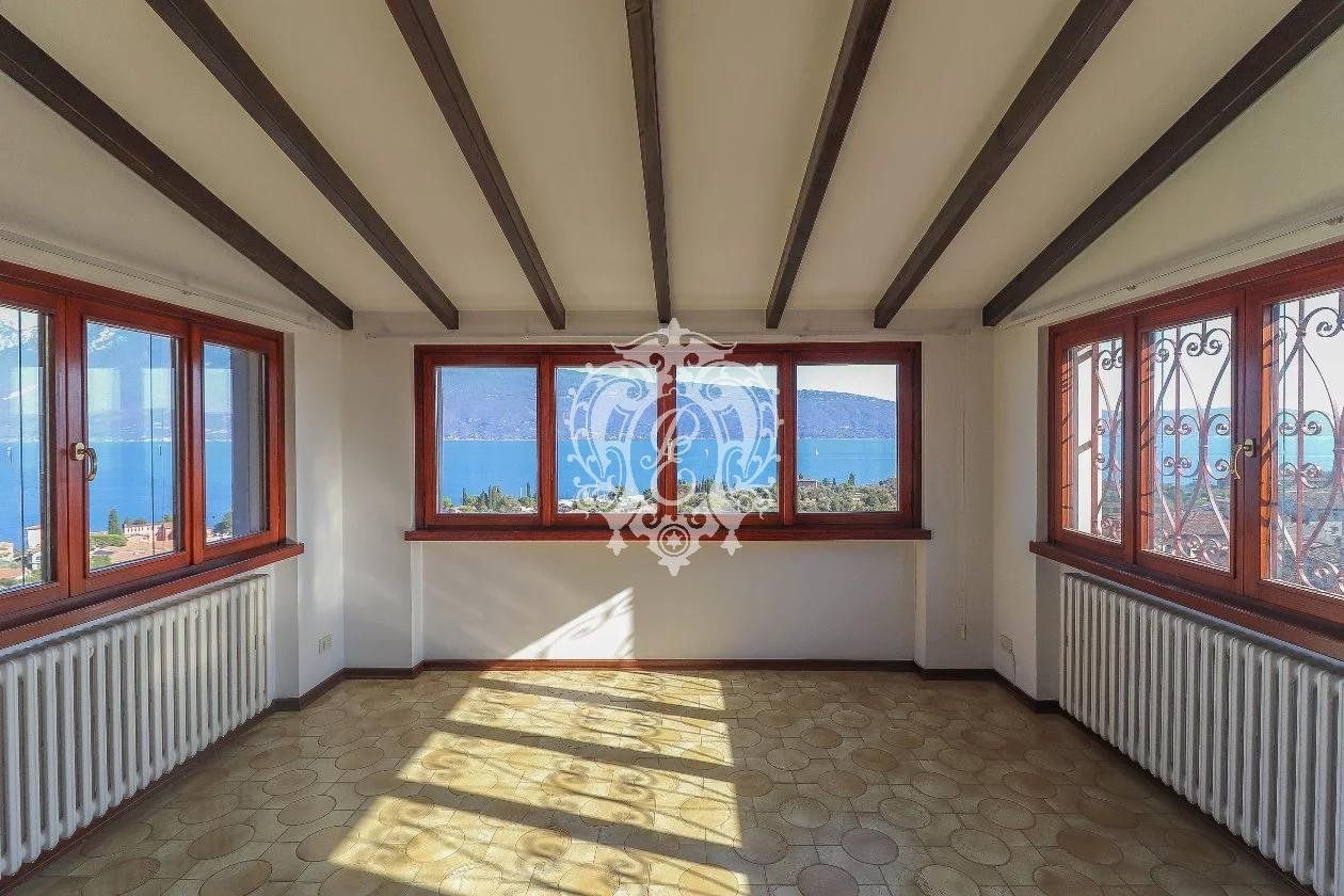 Вилла в Гарньяно, Италия, 300 м2 фото 1