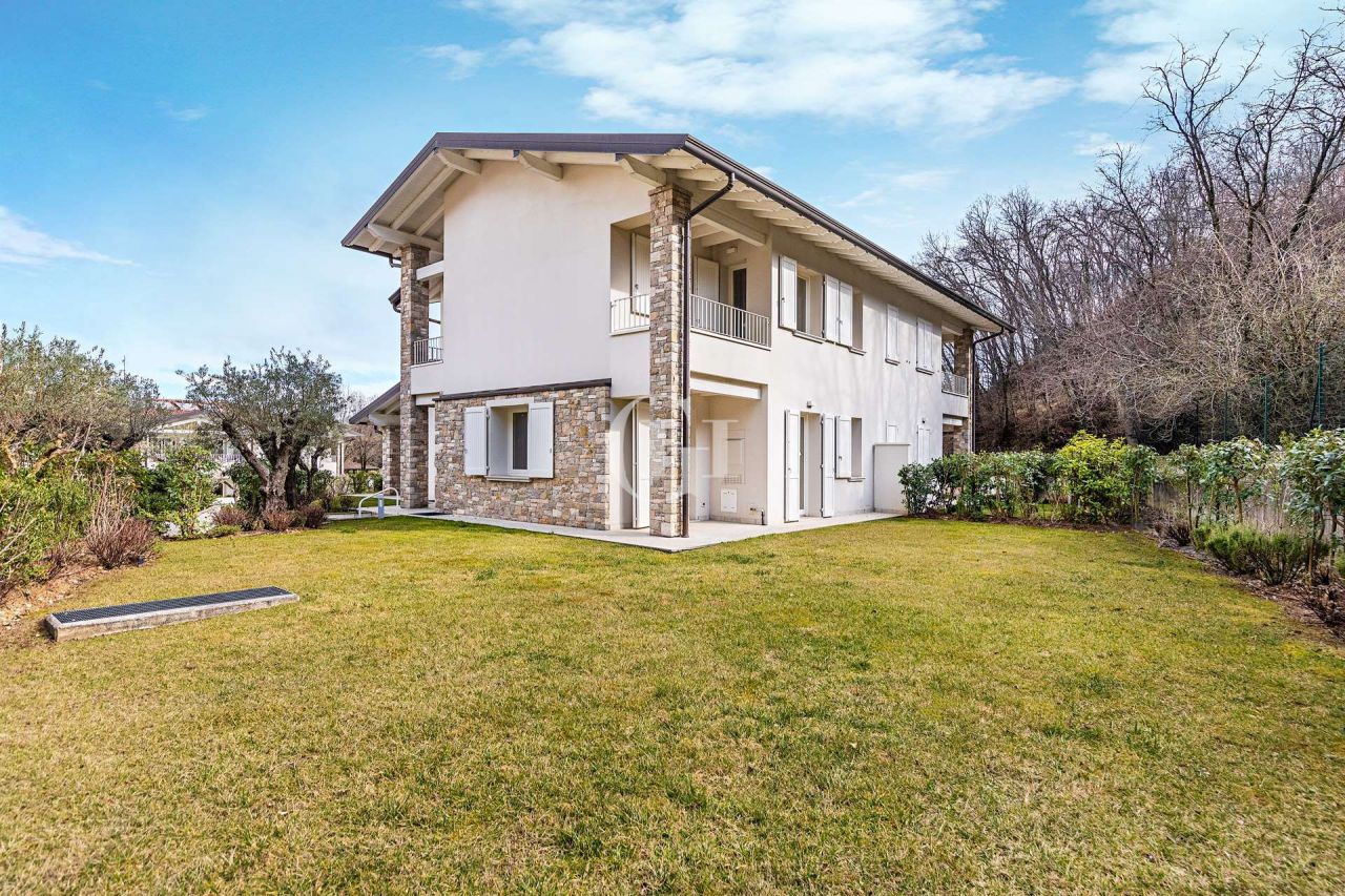 Вилла у озера Гарда, Италия, 220 м2 фото 3