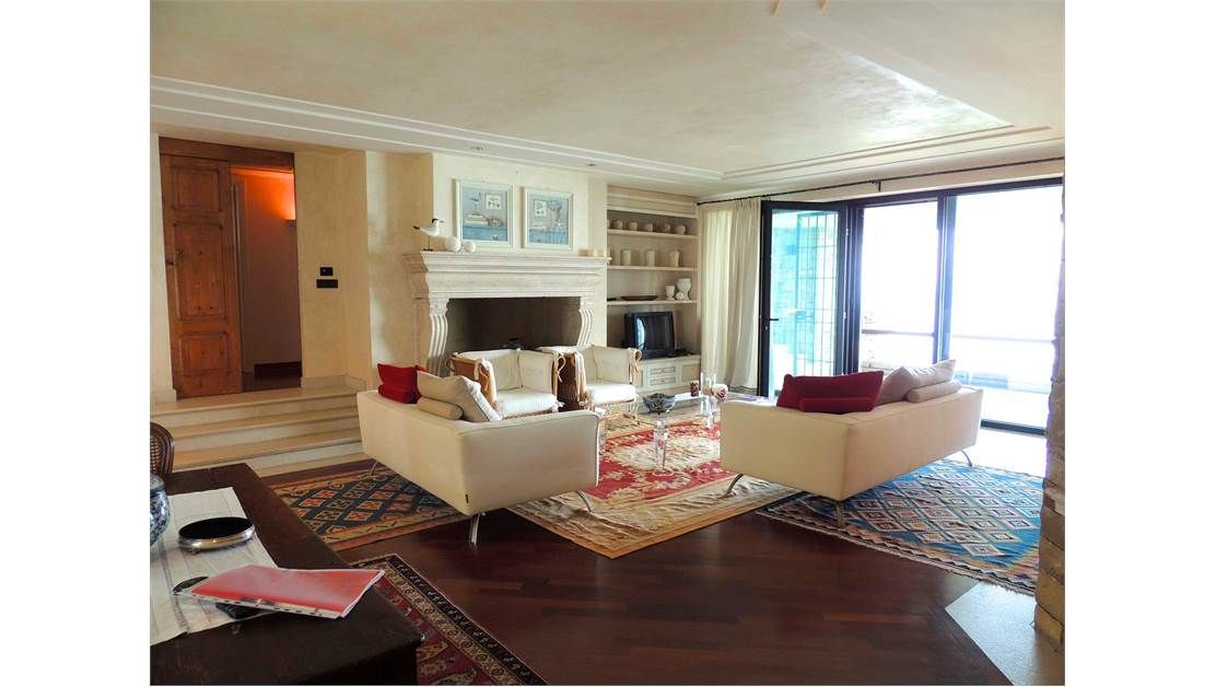 Вилла у озера Гарда, Италия, 750 м2 фото 5