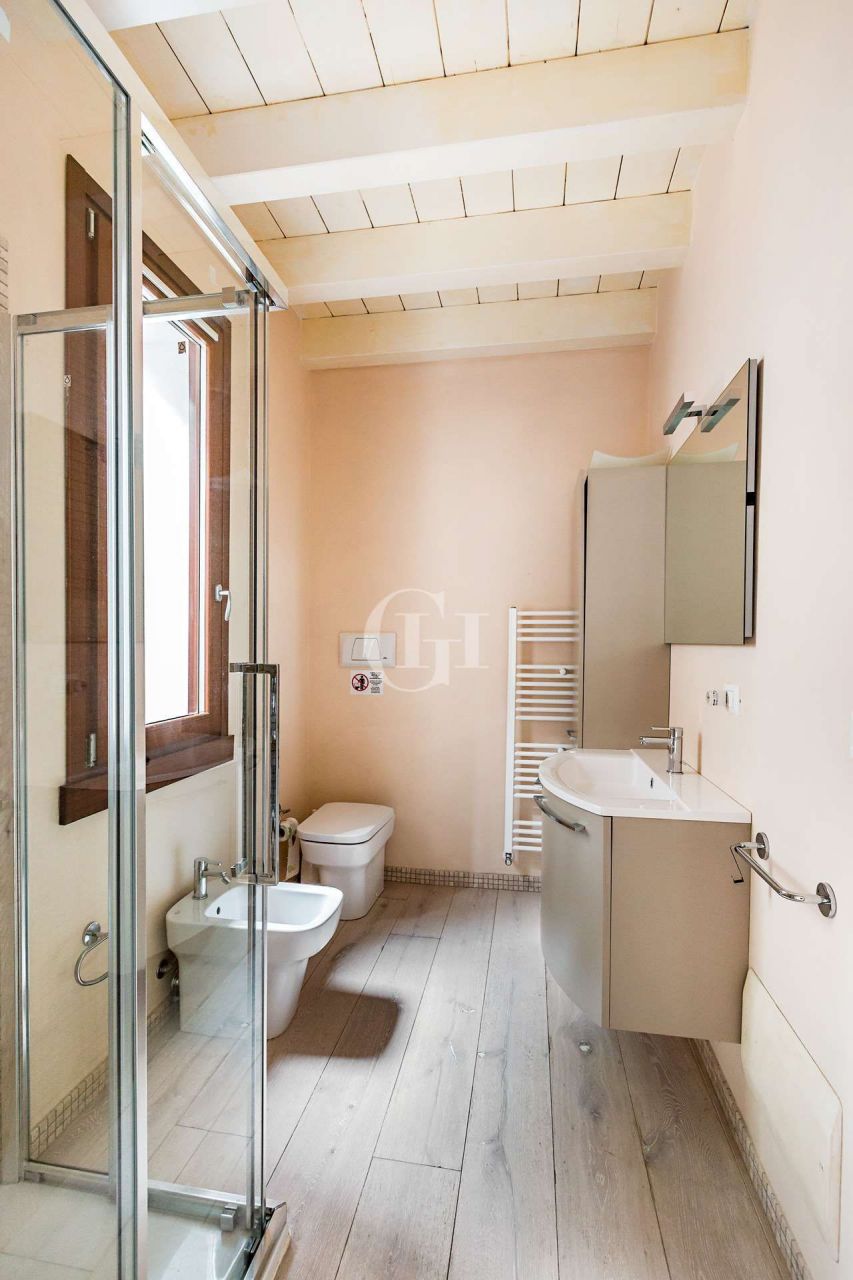 Апартаменты у озера Гарда, Италия, 72 м2 фото 5