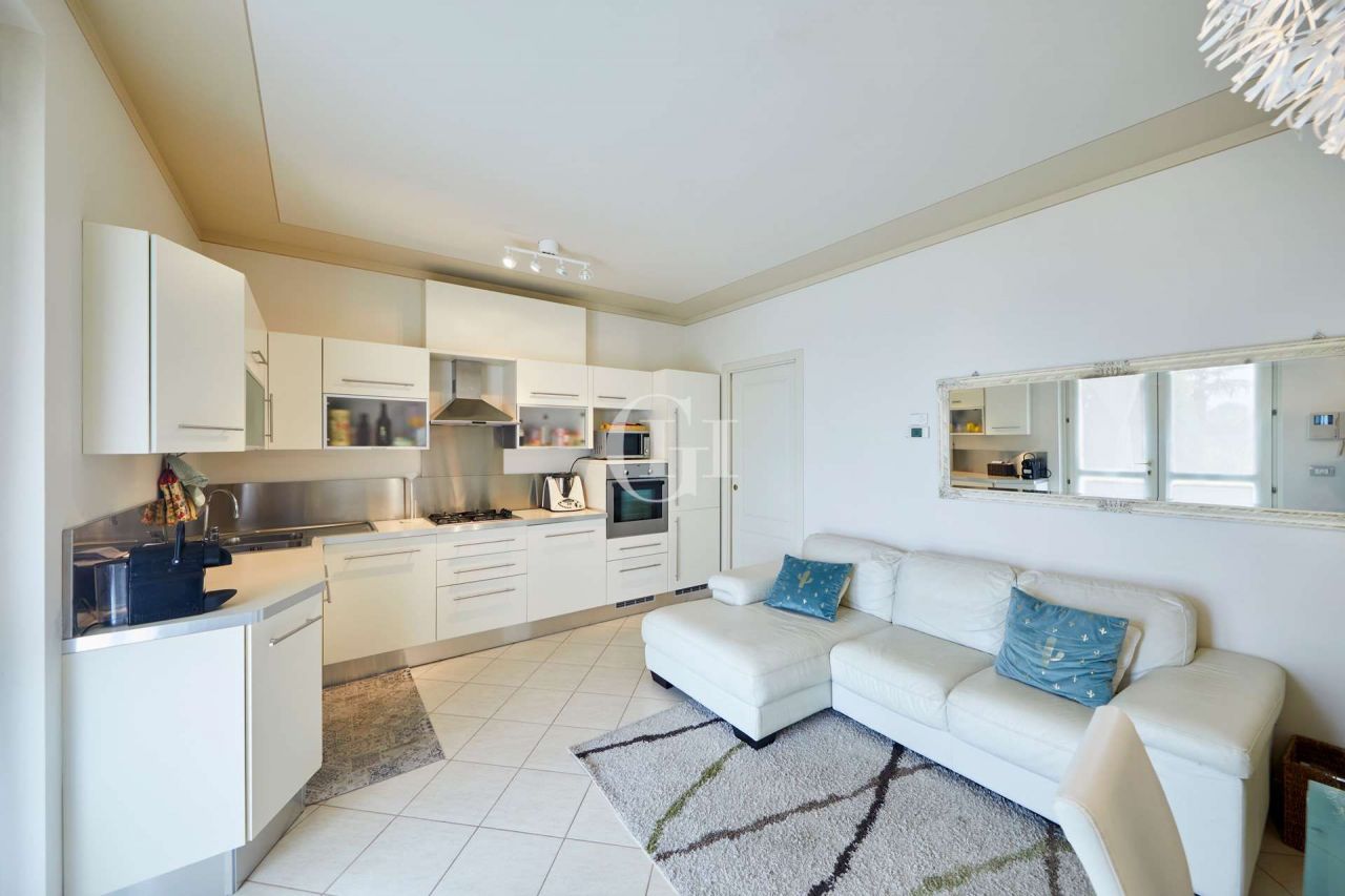 Апартаменты у озера Гарда, Италия, 96 м2 фото 3