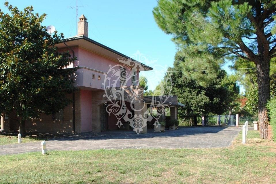 Вилла в Маротте, Италия, 300 м2 фото 1