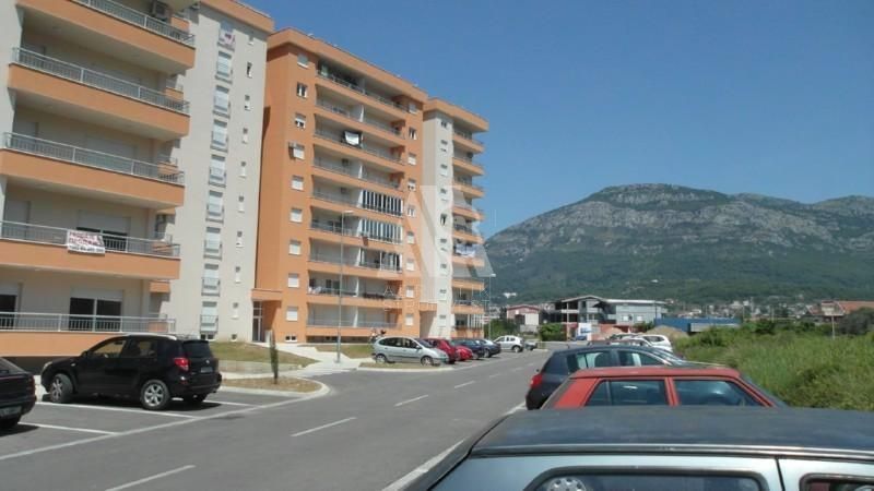 Квартира в Баре, Черногория, 80 м2 фото 1