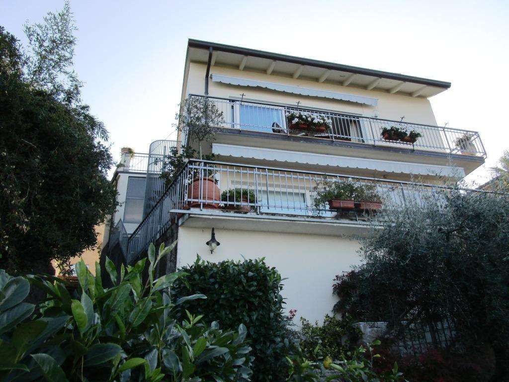 Квартира у озера Гарда, Италия, 118 м2 фото 2