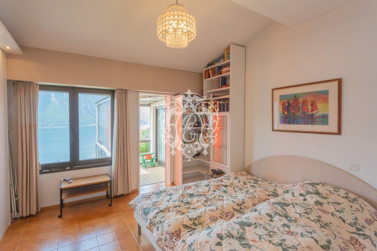 Вилла в Кампионе-д'Италия, Италия, 250 м2 фото 2