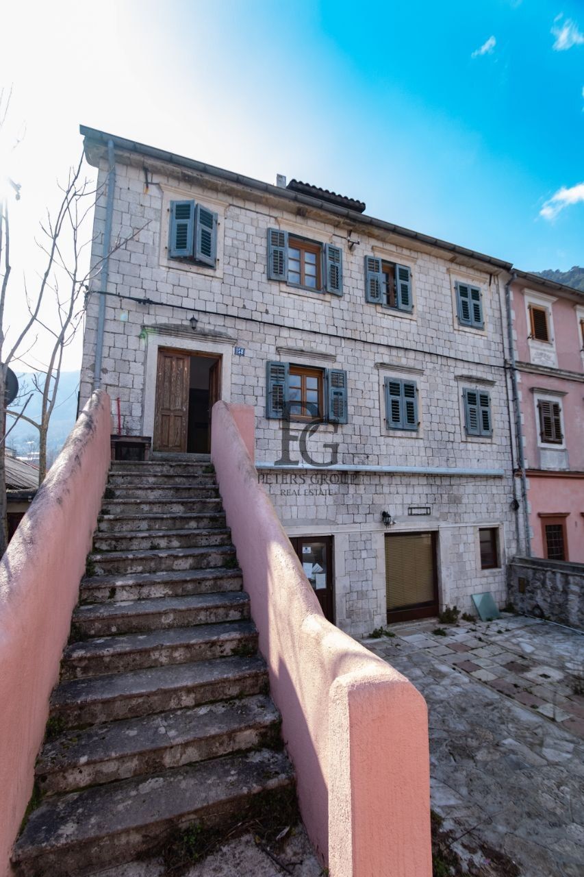 Дом в Которе, Черногория, 300 м2 фото 2