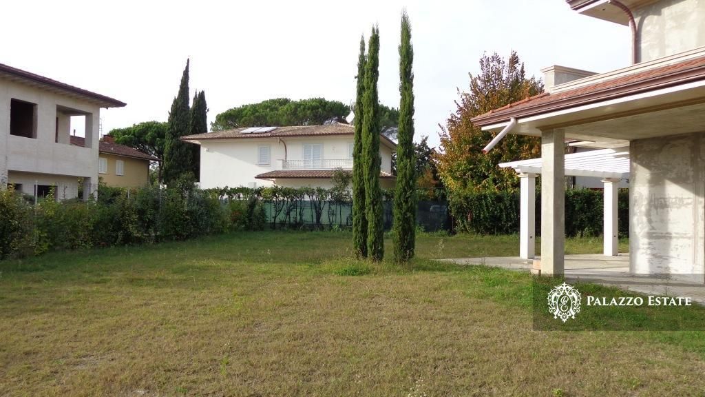 Вилла в Форте деи Марми, Италия, 350 м2 фото 3
