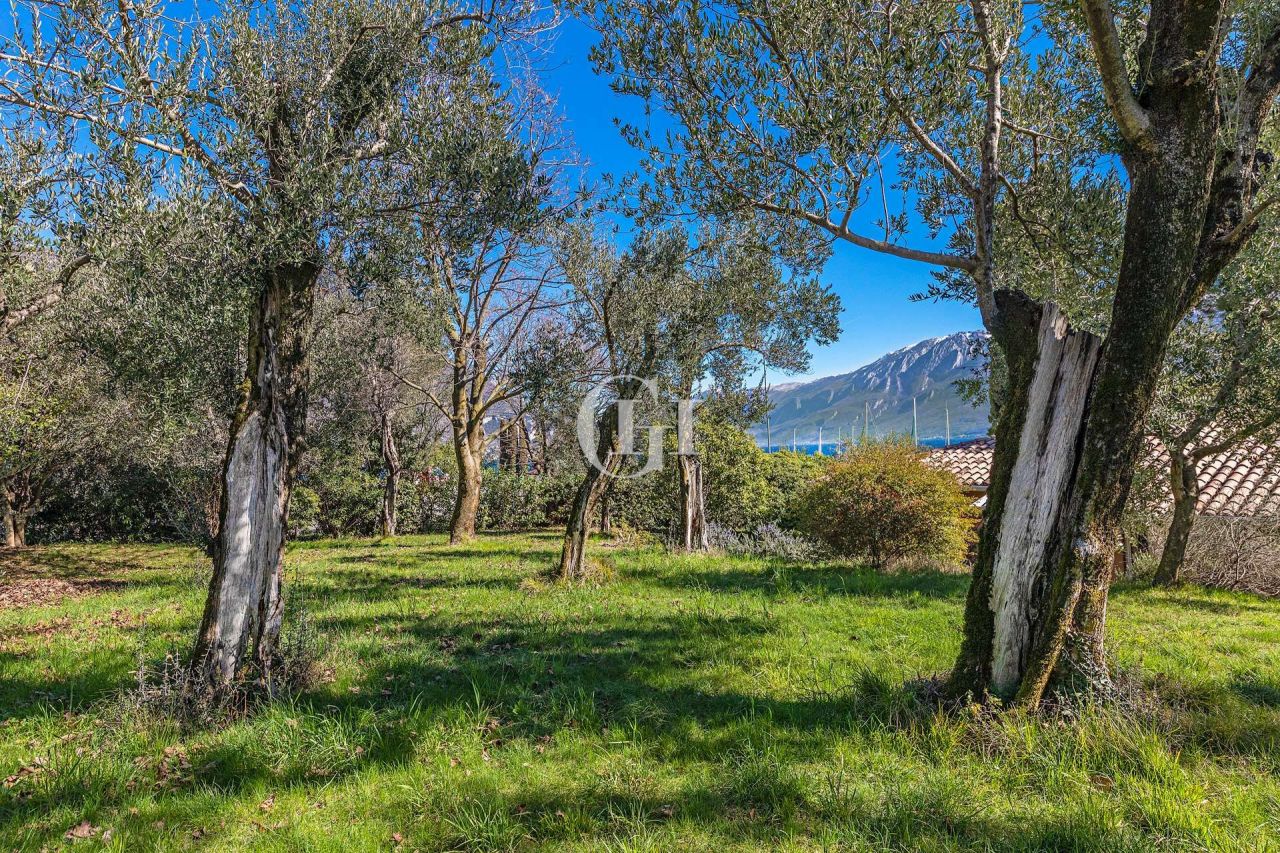 Вилла у озера Гарда, Италия, 230 м2 фото 4