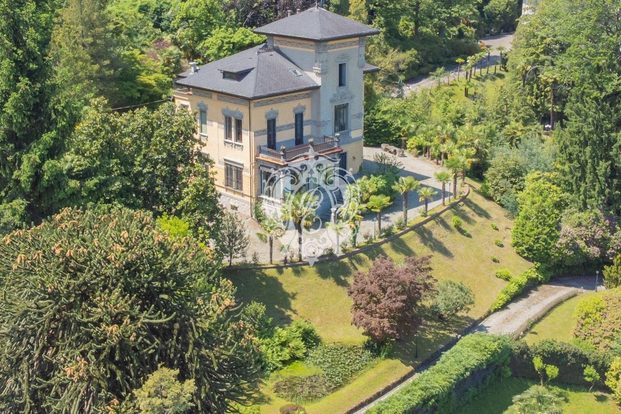 Вилла в Стрезе, Италия, 800 м2 фото 1