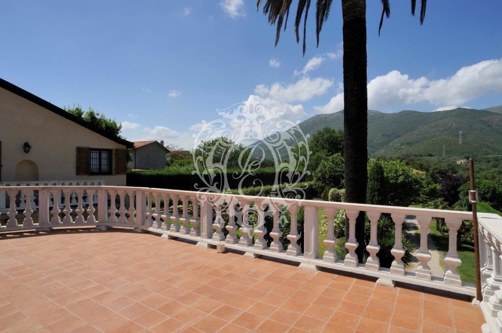 Вилла в Альбенге, Италия, 560 м2 фото 1