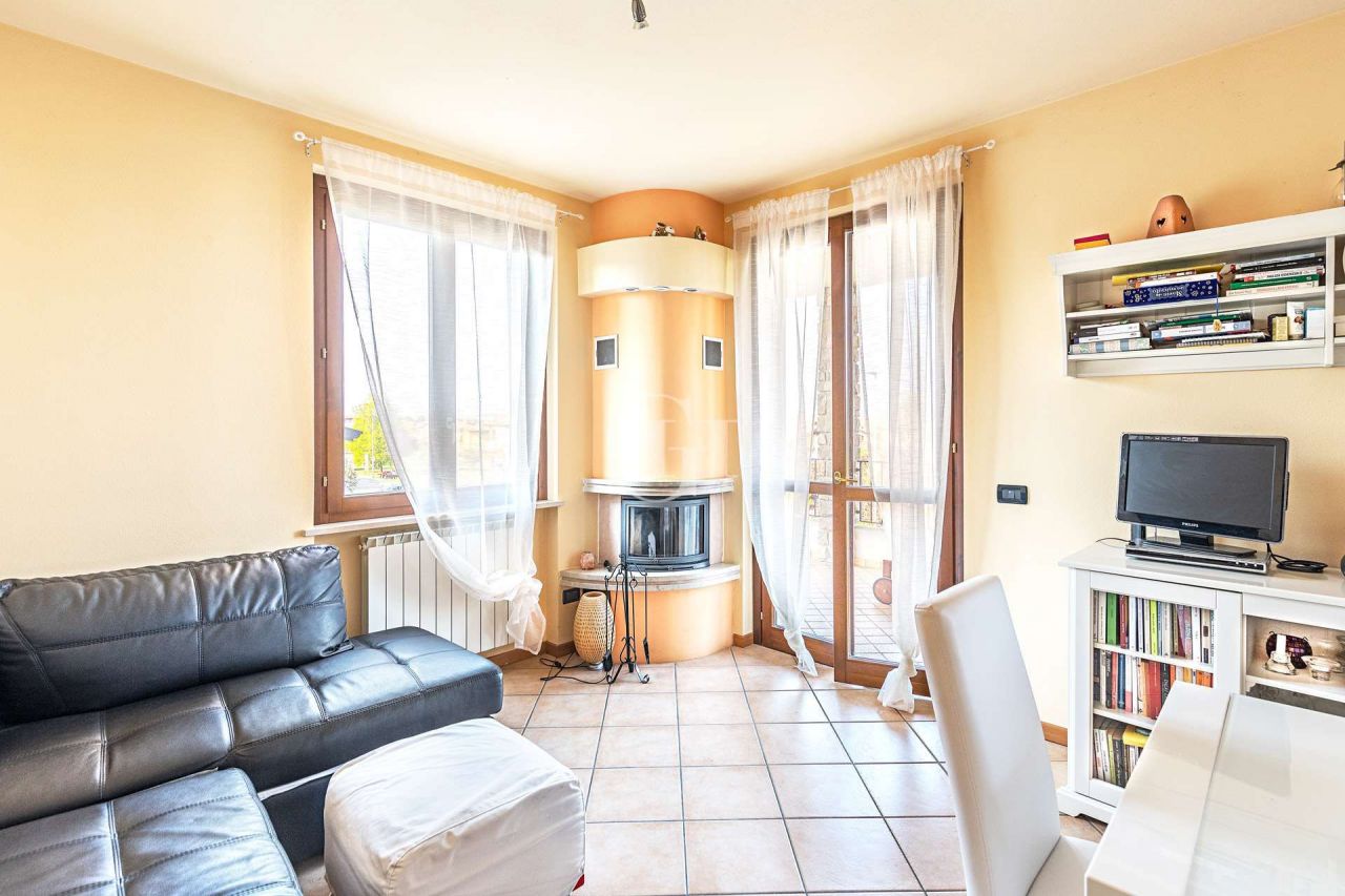 Квартира у озера Гарда, Италия, 110 м2 фото 3