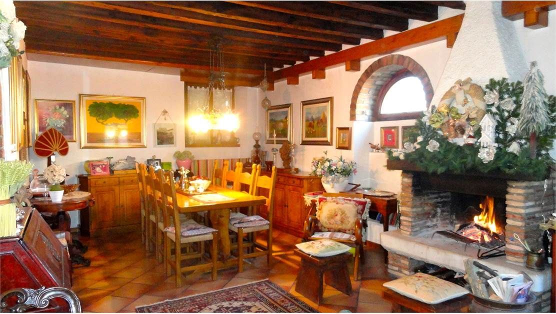 Замок у озера Гарда, Италия, 250 м2 фото 4