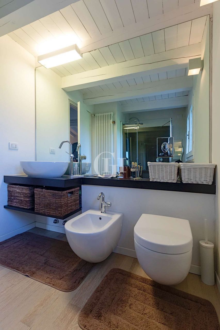 Квартира у озера Гарда, Италия, 60 м2 фото 4