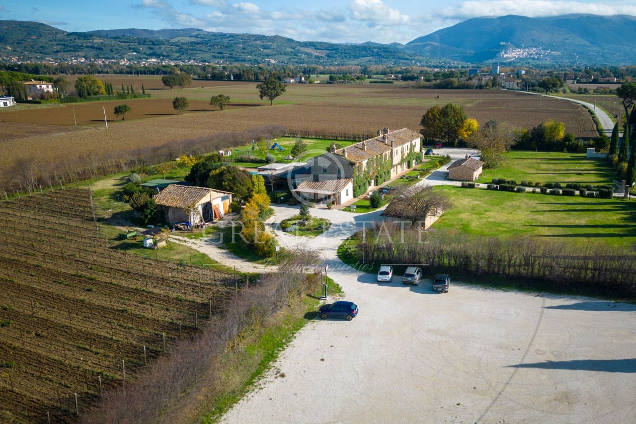 Дом Bastia Umbra, Италия, 1 177.5 м2 фото 5