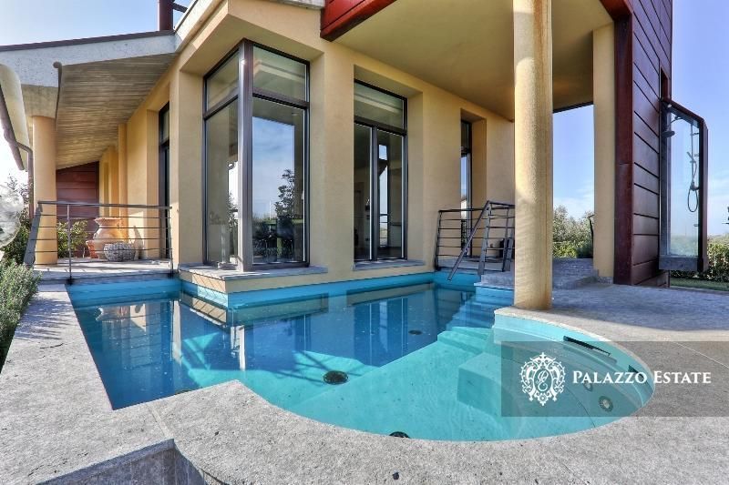 Вилла в Кастаньето-Кардуччи, Италия, 400 м2 фото 2