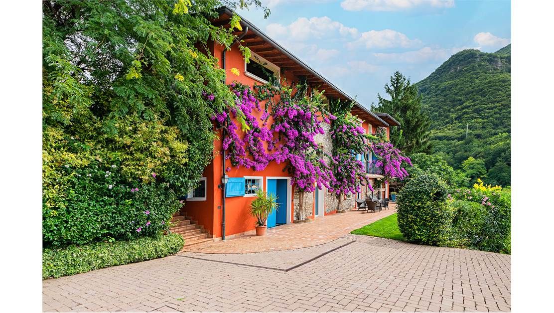 Поместье у озера Гарда, Италия, 438 м2 фото 1