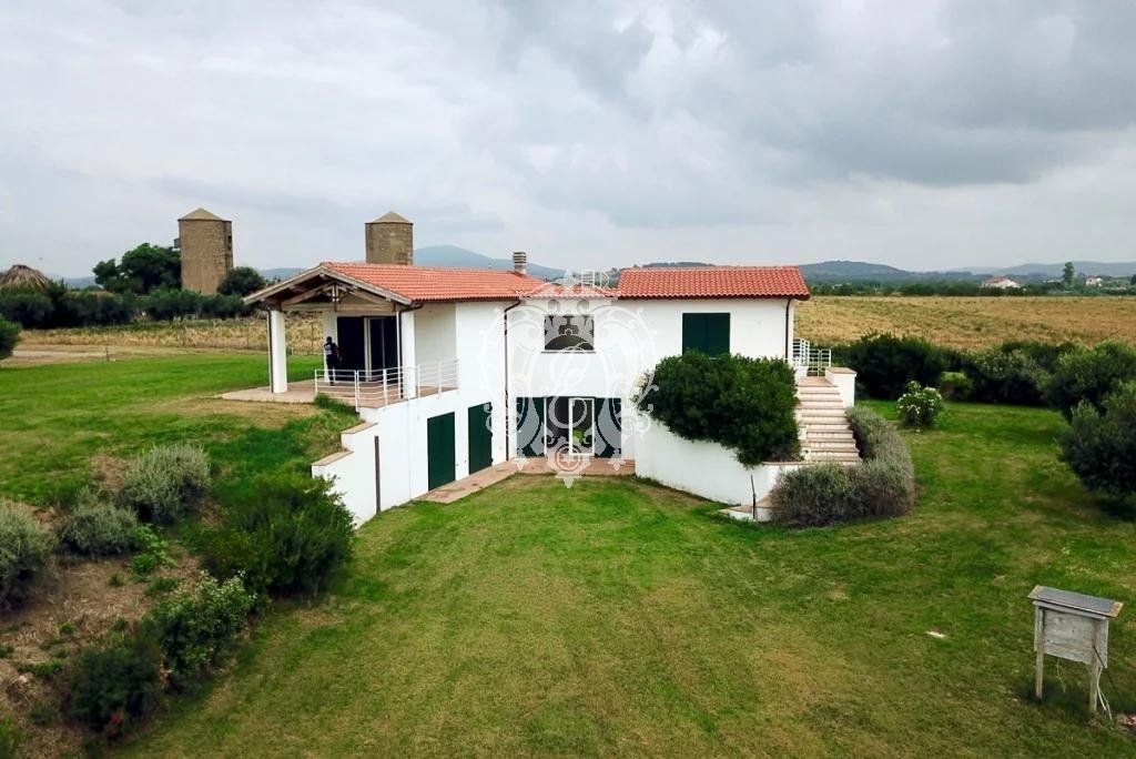 Вилла в Монтальто-ди-Кастро, Италия, 250 м2 фото 3