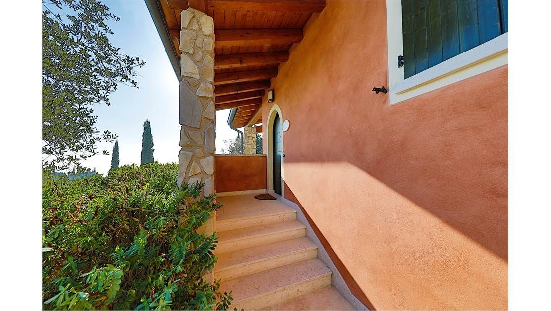 Вилла у озера Гарда, Италия, 250 м2 фото 2