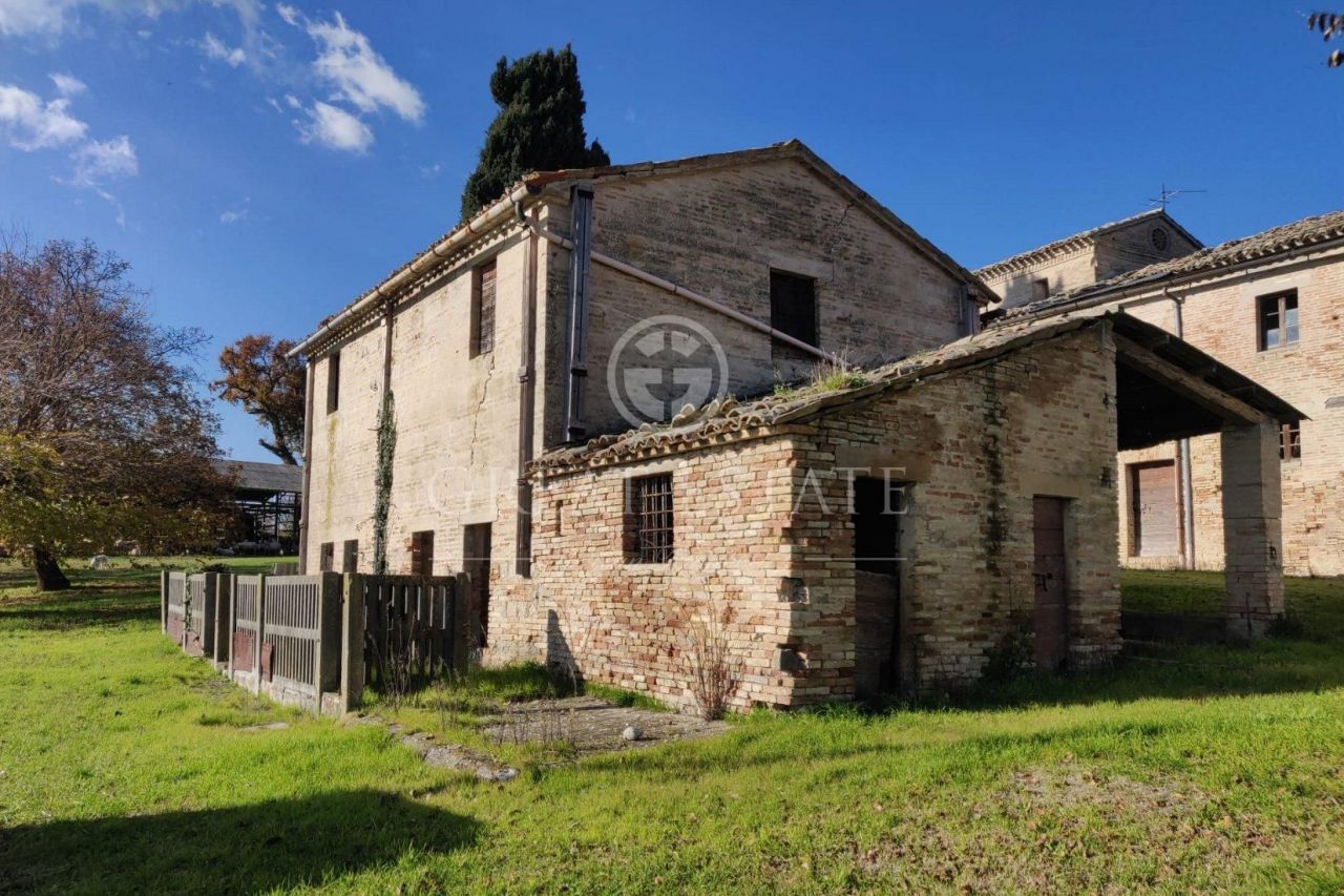Дом в Мачерате, Италия, 1 085 м2 фото 3