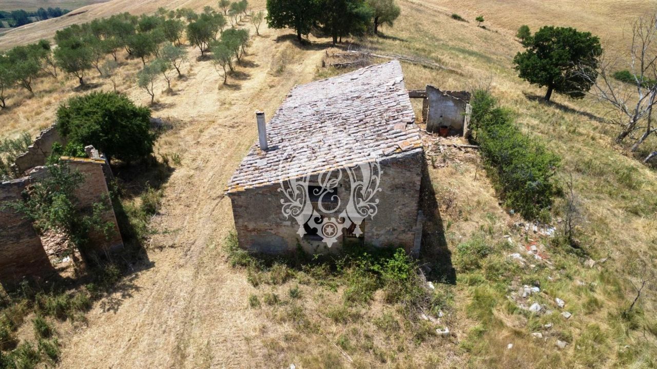 Дом в Буонконвенто, Италия, 1 000 м2 фото 2