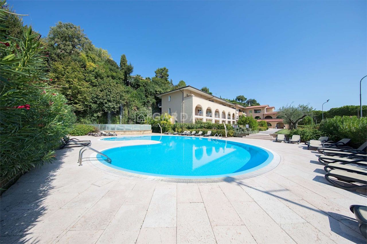 Апартаменты у озера Гарда, Италия, 65 м2 фото 3