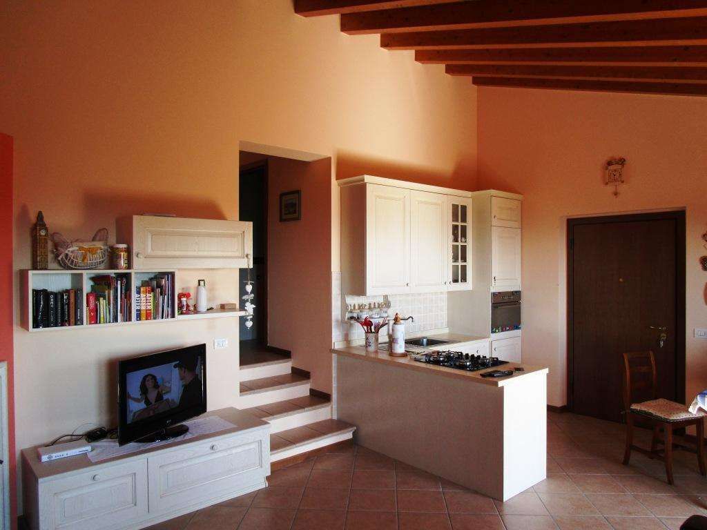 Квартира у озера Гарда, Италия, 75 м2 фото 3