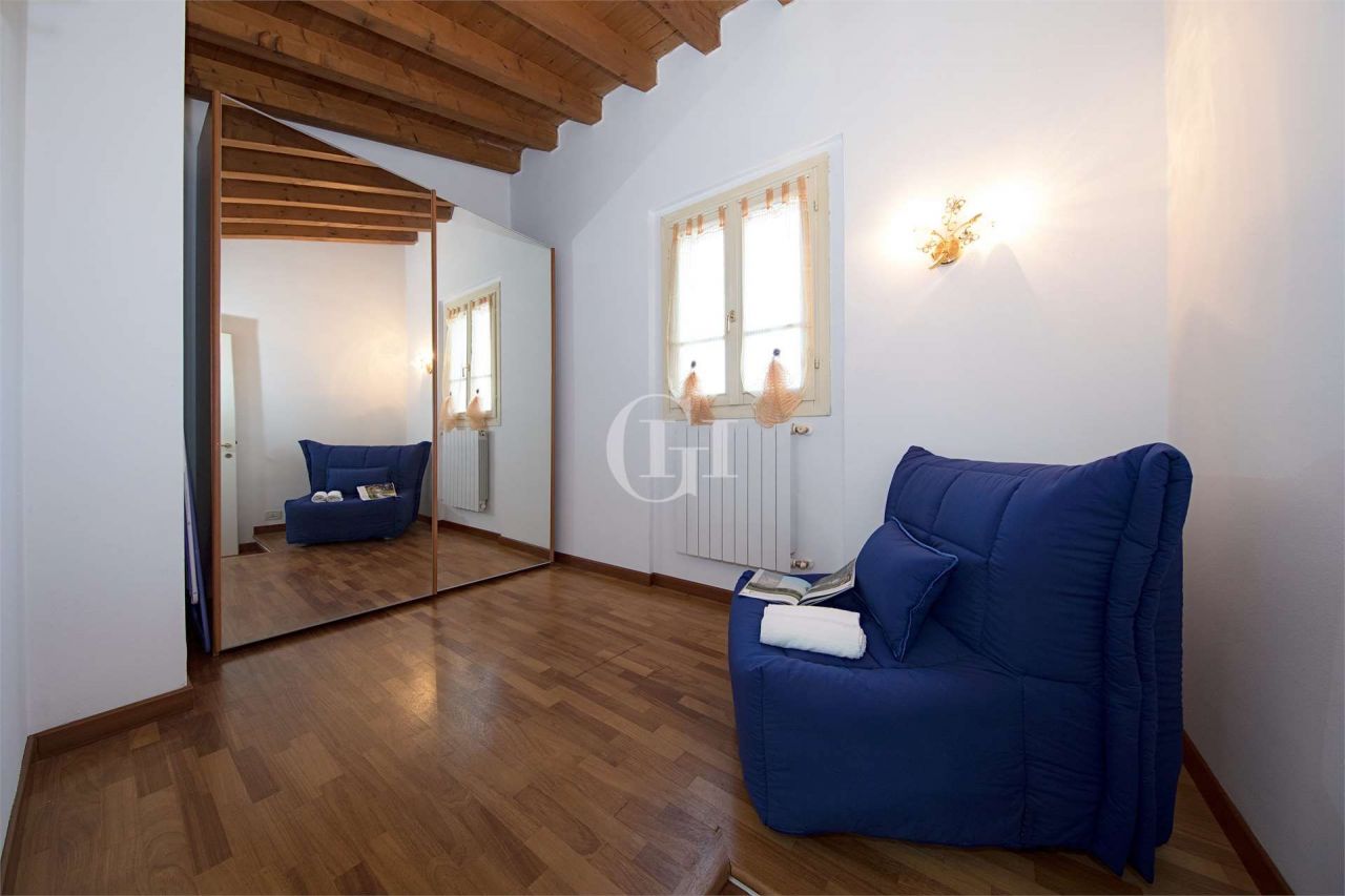 Апартаменты у озера Гарда, Италия, 70 м2 фото 3