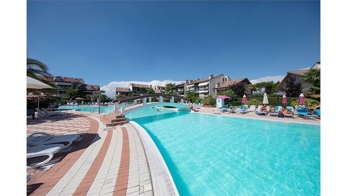 Квартира у озера Гарда, Италия, 130 м2 фото 2