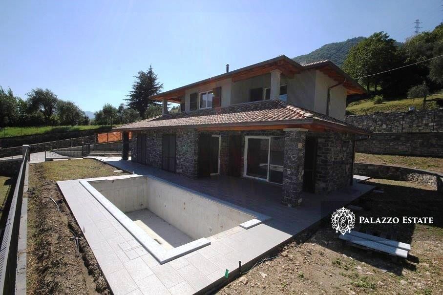 Вилла в Ленно, Италия, 300 м2 фото 2