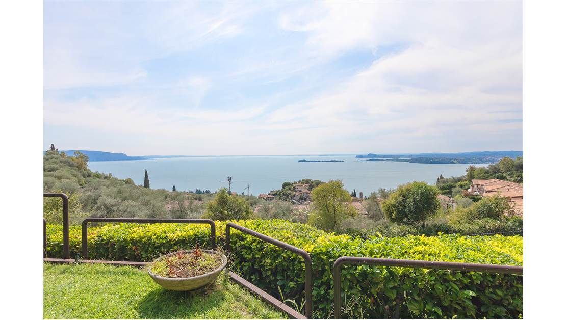 Апартаменты у озера Гарда, Италия, 95 м2 фото 1