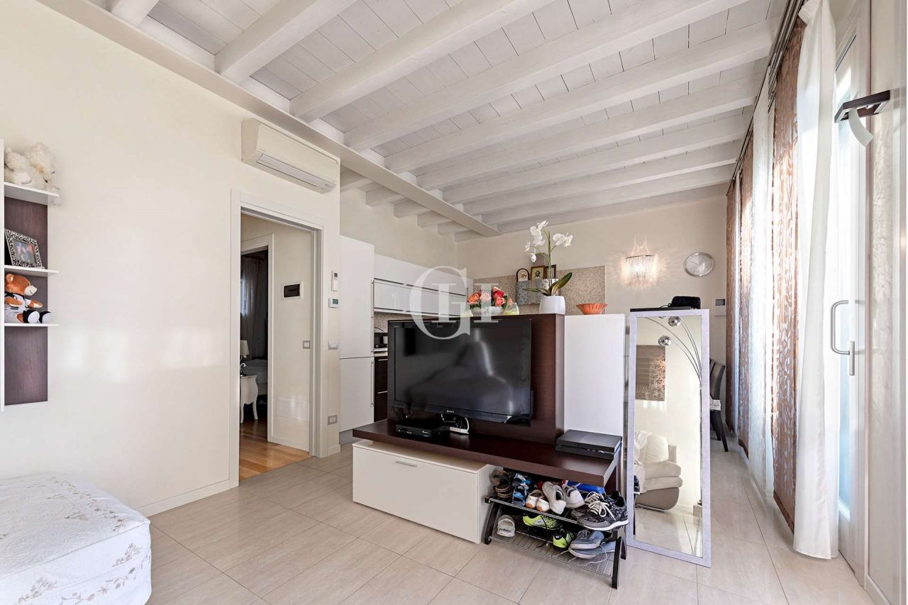 Таунхаус у озера Гарда, Италия, 125 м2 фото 2
