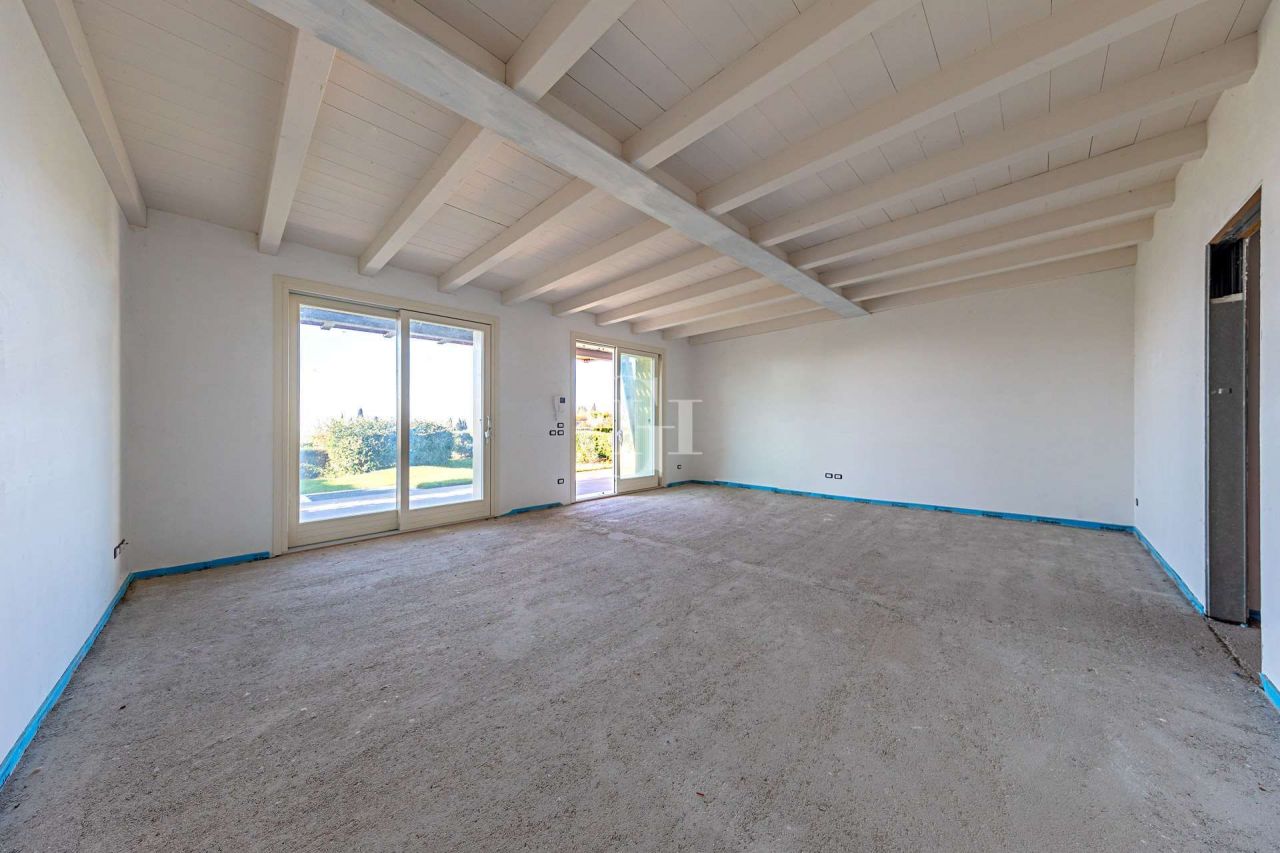 Апартаменты у озера Гарда, Италия, 250 м2 фото 5