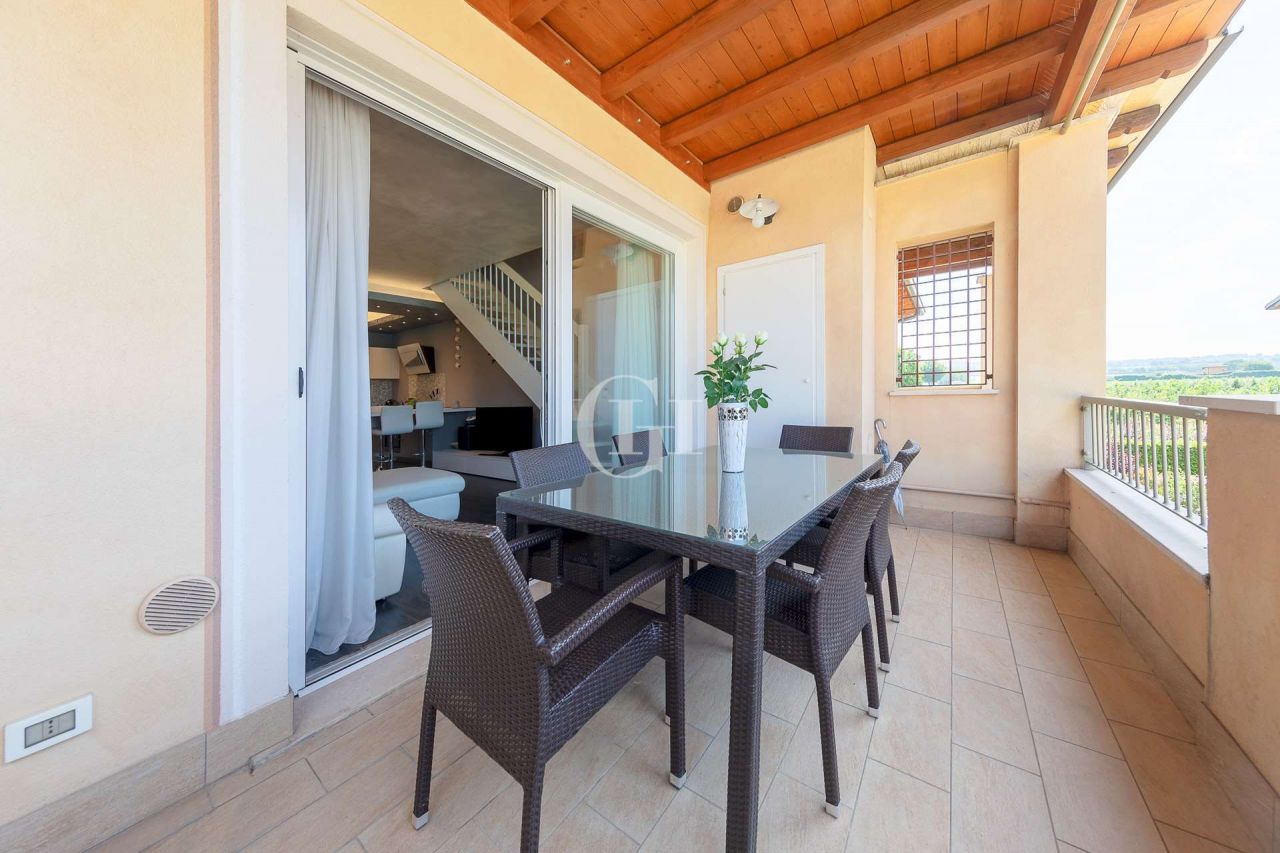 Квартира у озера Гарда, Италия, 120 м2 фото 5