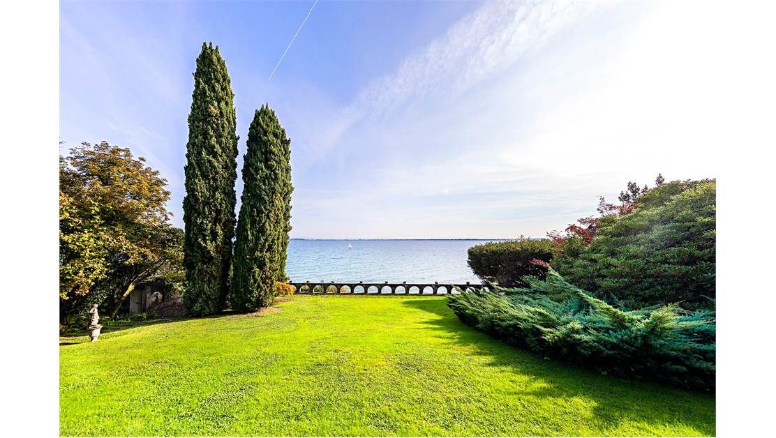 Вилла у озера Гарда, Италия, 450 м2 фото 4