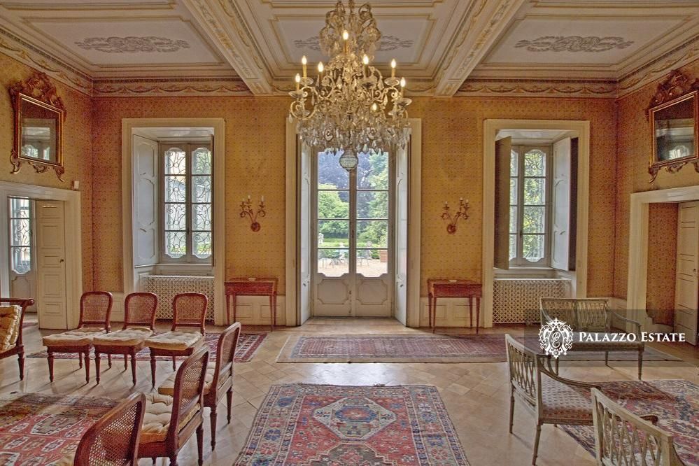 Вилла у озера Комо, Италия, 2 000 м2 фото 4