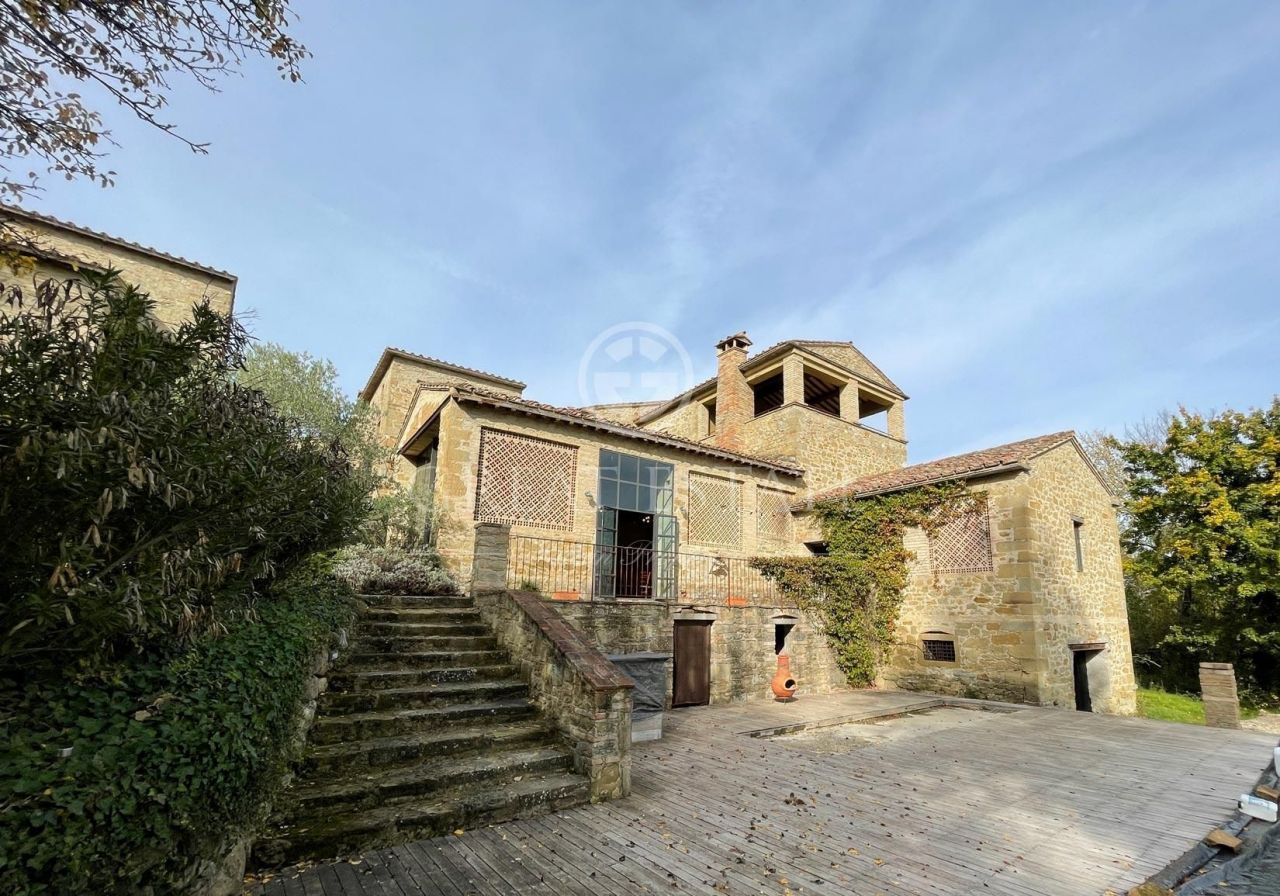 Поместье в Ареццо, Италия, 808 м2 фото 1