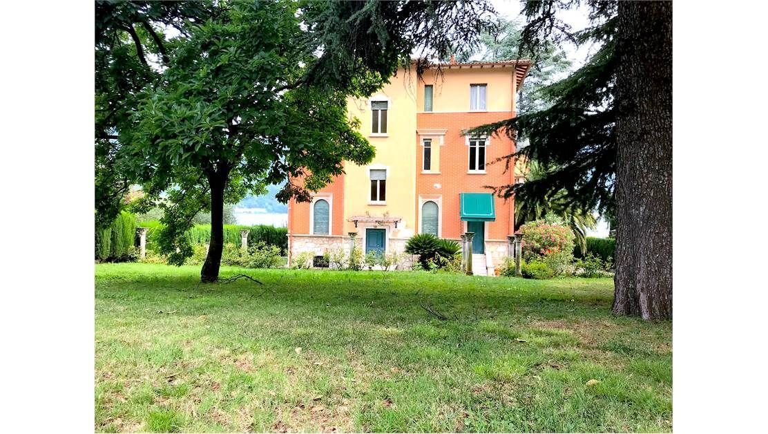 Вилла у озера Гарда, Италия, 550 м2 фото 3