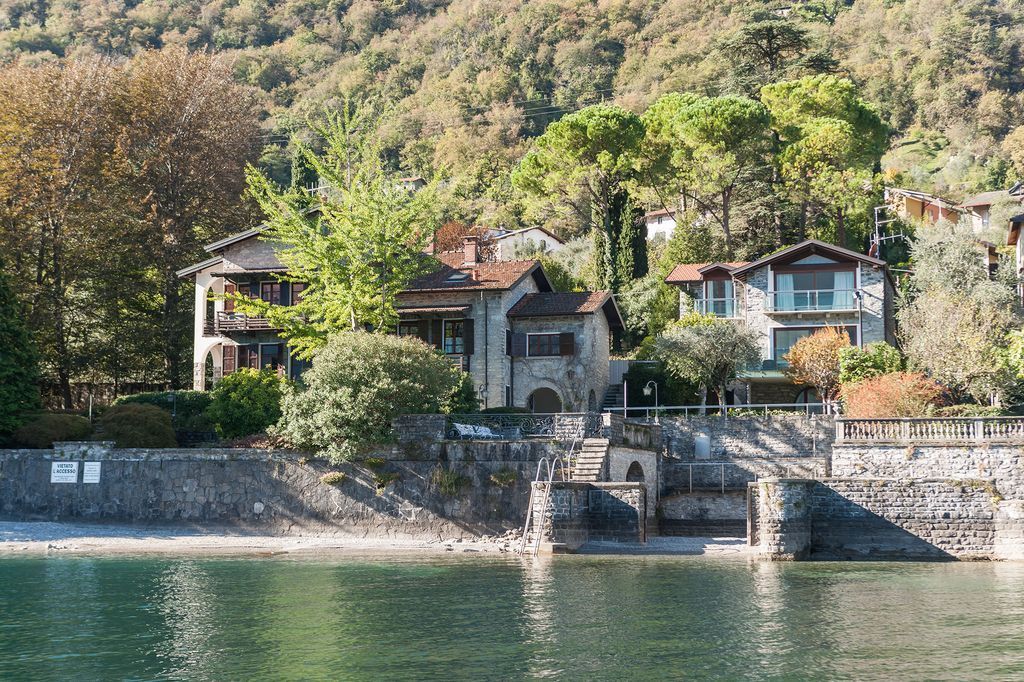Вилла у озера Комо, Италия, 650 м2 фото 1