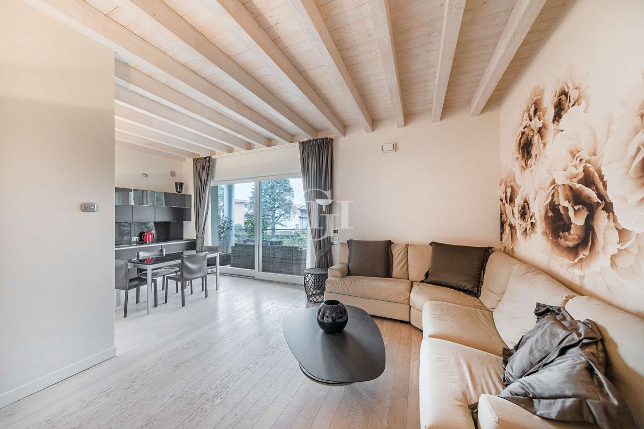 Апартаменты у озера Гарда, Италия, 80 м2 фото 3