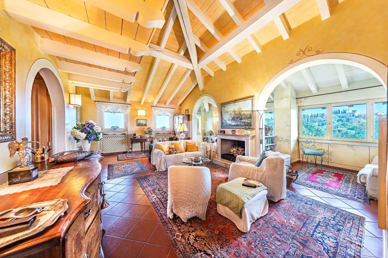 Апартаменты у озера Гарда, Италия, 180 м2 фото 4